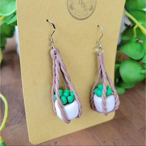 Potted succulent clay dangle earrings, hanging potted plant earrings dangles - Picture 2 of 3
